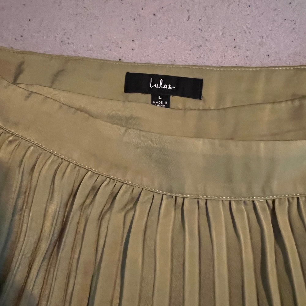 Olive green pleated wrap skirt lulus large